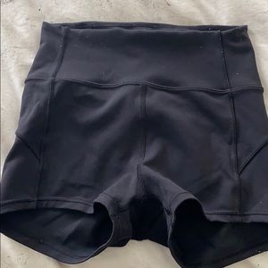Lululemon in movement short
